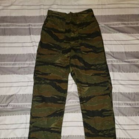 VIETNAM ERA TIGER STRIPE TROUSERS 26x34 21LC401